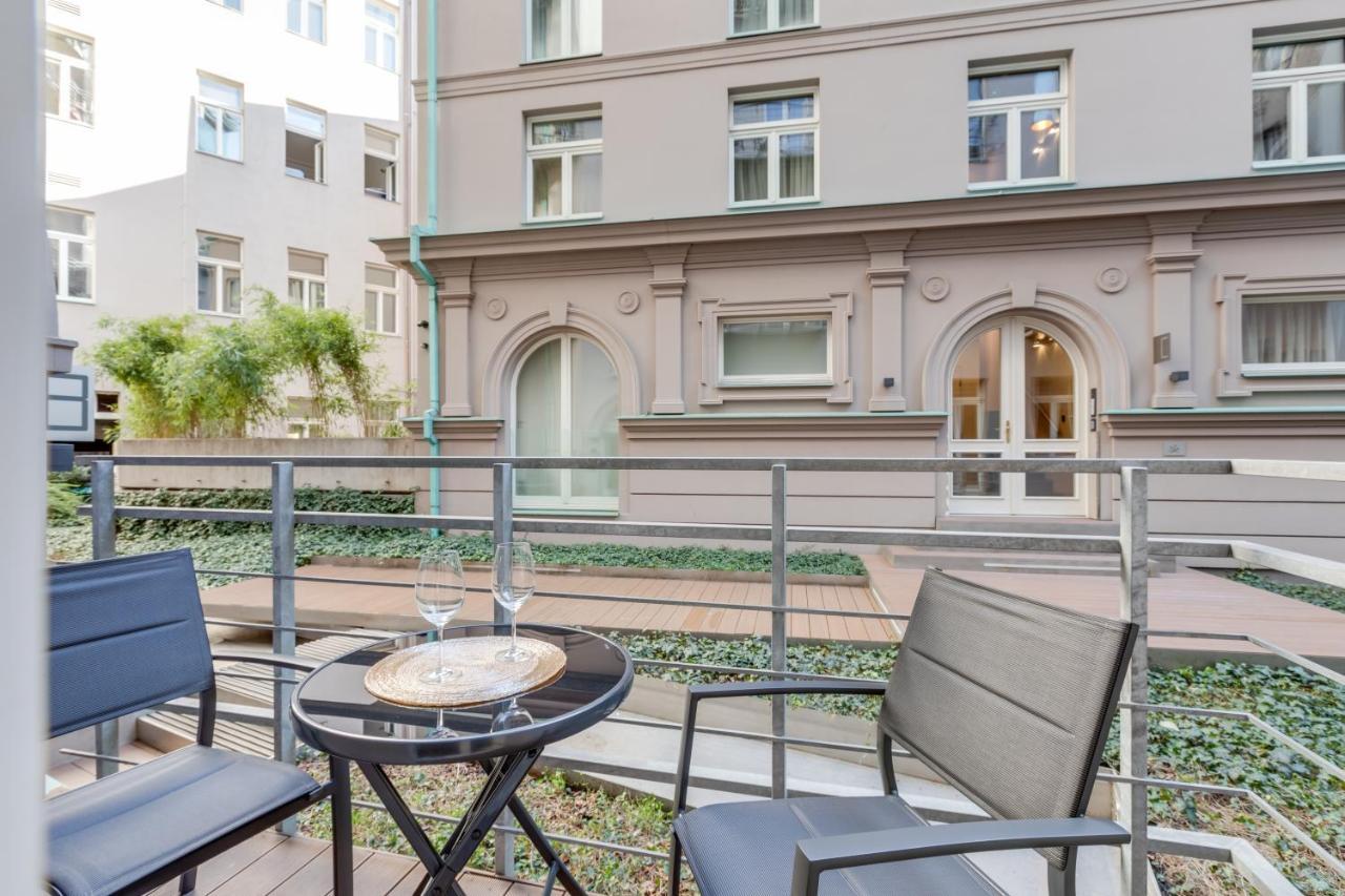 Royal Residence Apartments In The Heart Of Prague Exterior photo